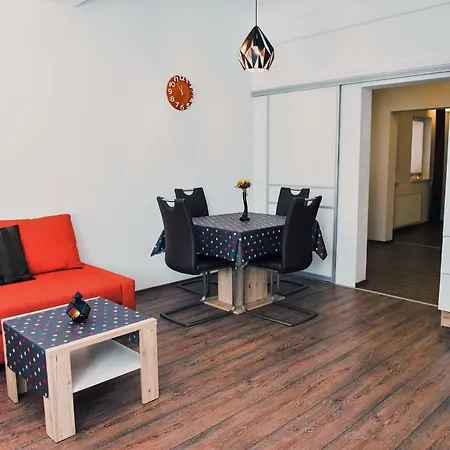 Apartma Tara *