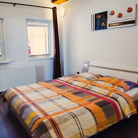 Tara Apartment *